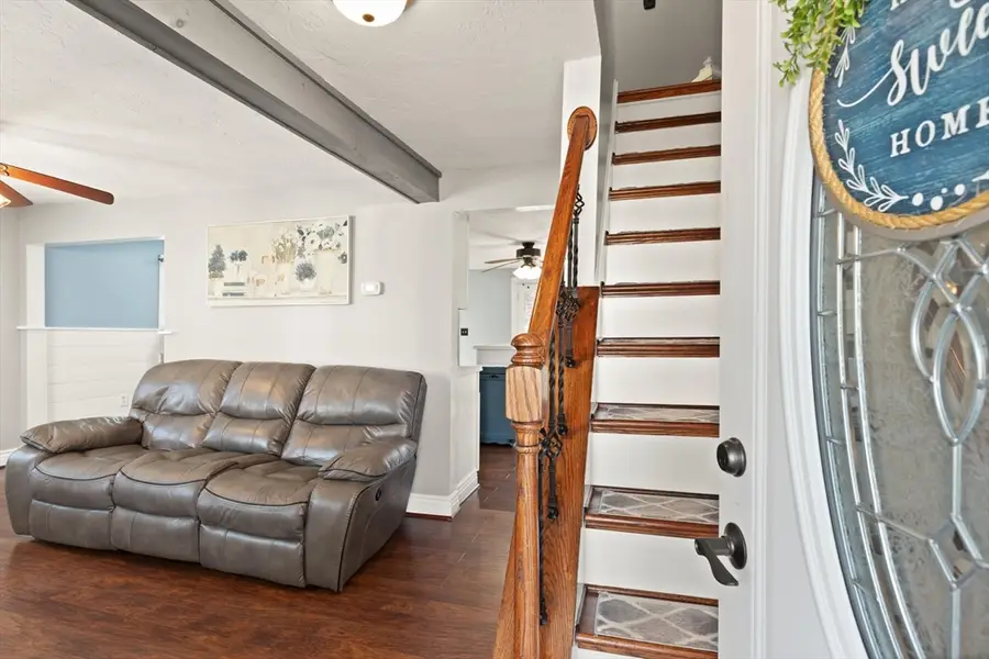 19 Cherry St, Hudson, MA 01749 - #3