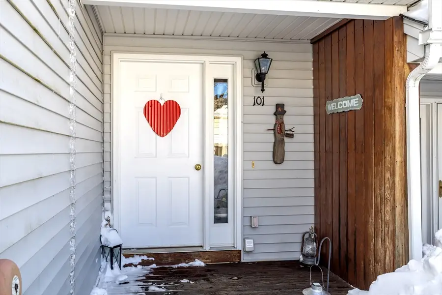 101 Bridle Cross Rd #101, Fitchburg, MA 01420 - #2