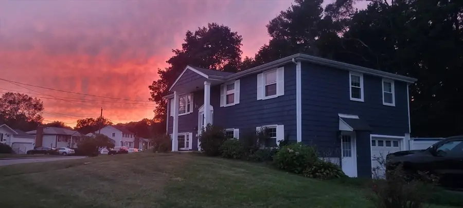 56 Puddingstone Ln, Bellingham, MA 02019 - #2