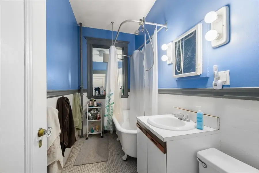 1263 Commonwealth Ave #4, Boston, MA 02134 - #3