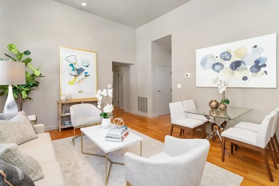 60 W Glen Rd #101, Brookline, MA 02445 - #2