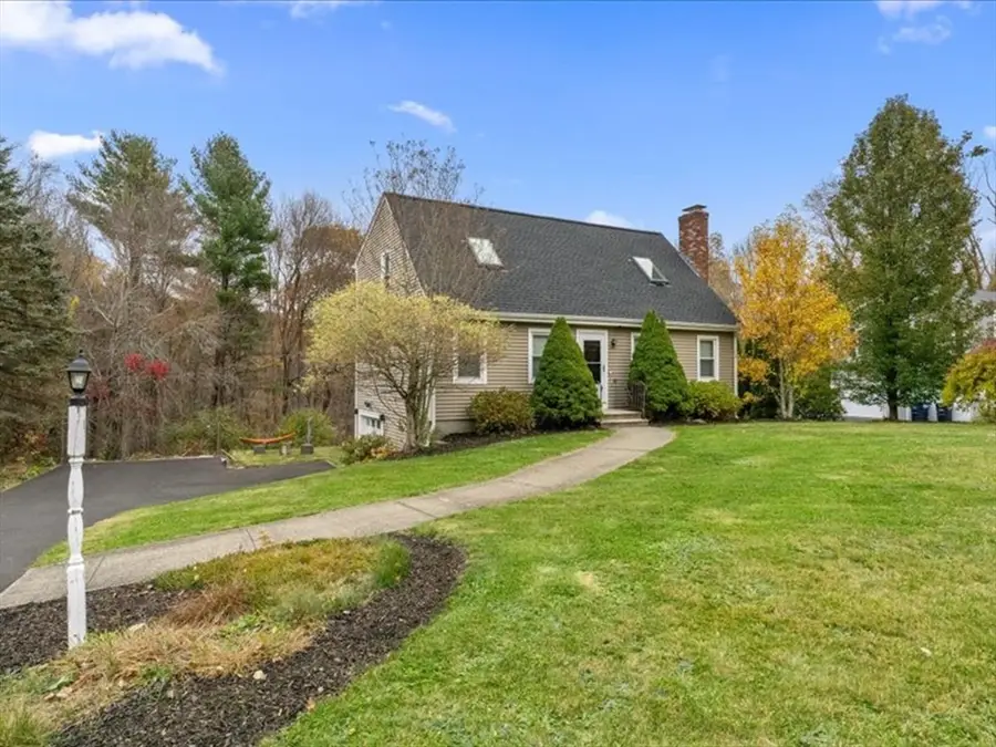 4 N Meadow Ln, Charlton, MA 01507 - #2