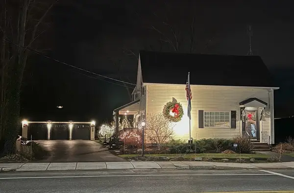 64 W Main St, Georgetown, MA 01833