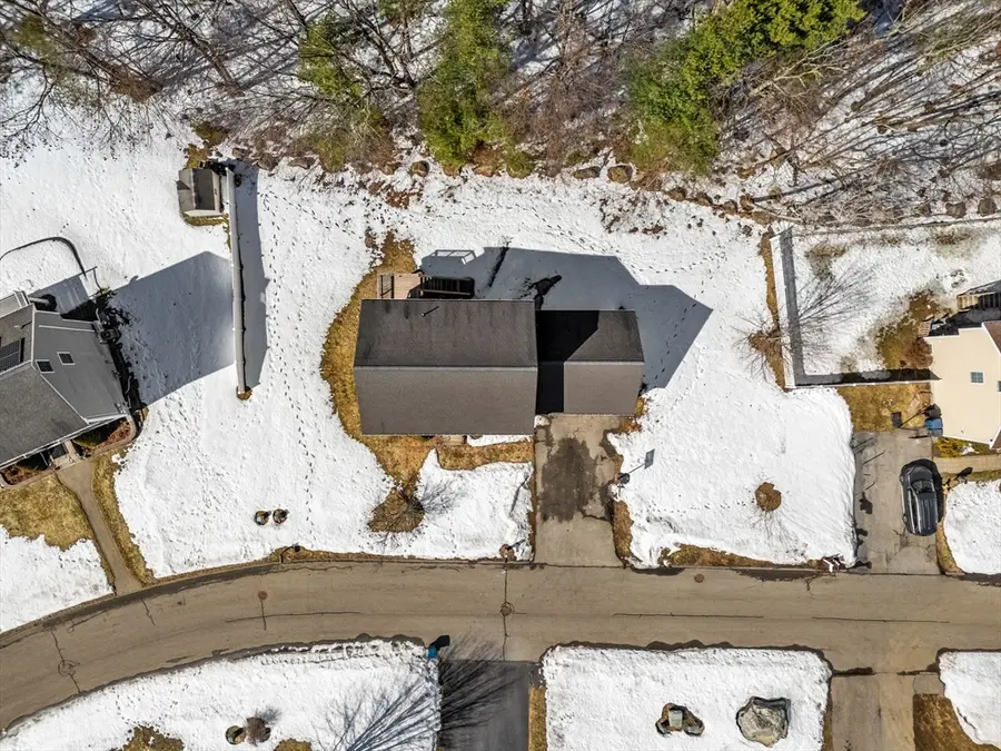 34 Shakespeare St, Tyngsborough, MA 01879 - #2