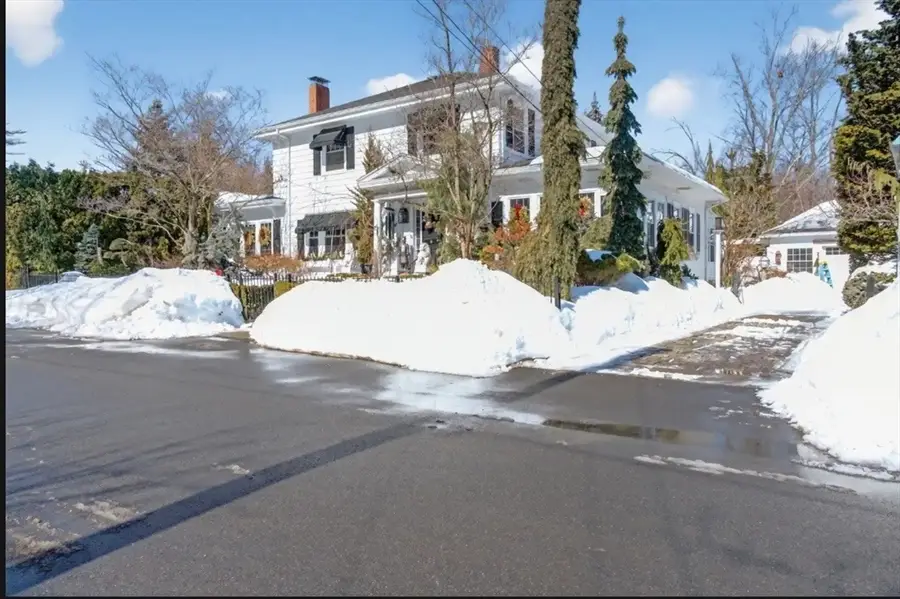 15 Wells Ave, Amesbury, MA 01913 - #2