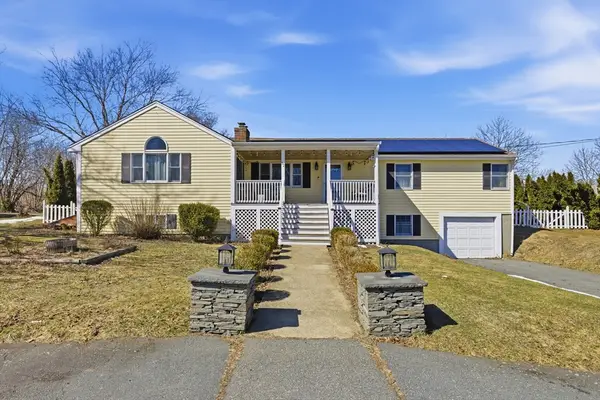 52 Viking Drive, Portsmouth, RI 02871