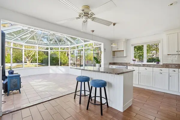 74 Central St, Norwell, MA 02061