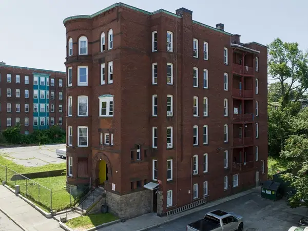 12 Oread St, Worcester, MA 01608