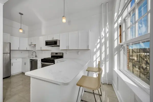 354 N Main St #204, Andover, MA 01810