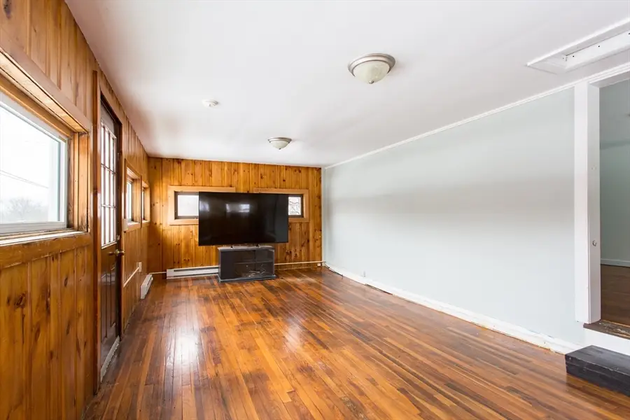 132 E Main St, West Brookfield, MA 01585 - #2