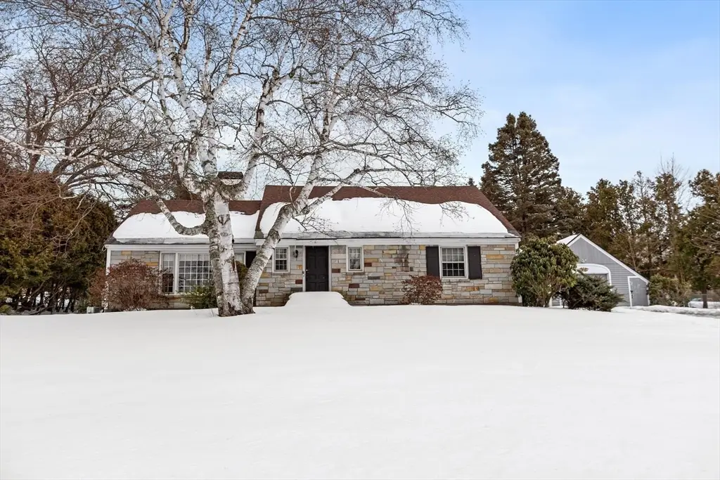 454 Wilson St, Clinton, MA 01510 - #1