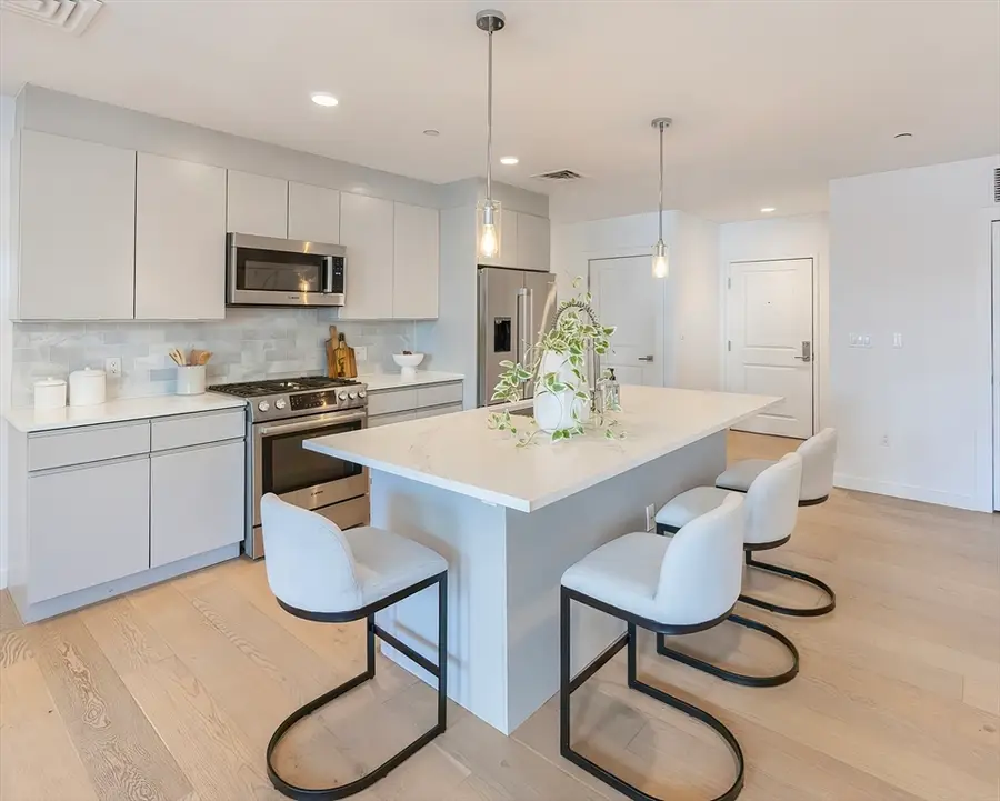 16 Boardman St #105, Boston, MA 02128 - #3