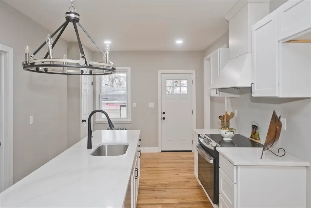 305 Dickinson St, Springfield, MA 01108 - #1