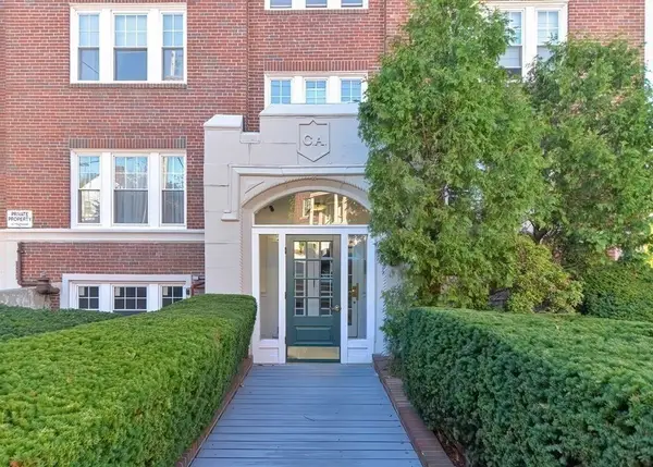 21 Bradlee Rd #52, Medford, MA 02155