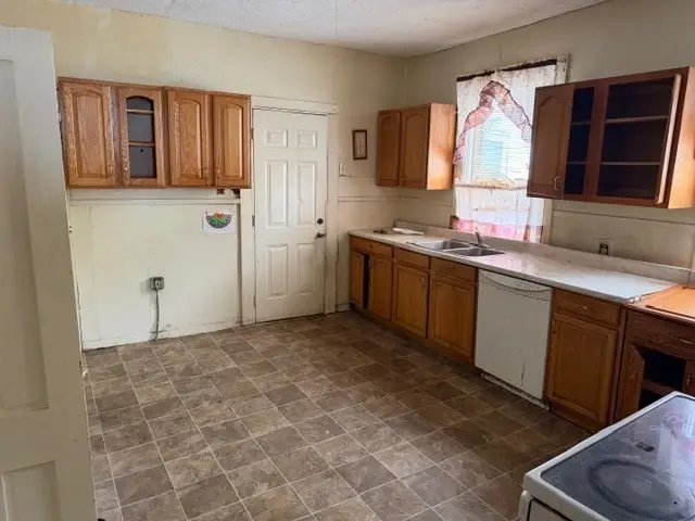 47 Barclay St, Worcester, MA 01604 - #3