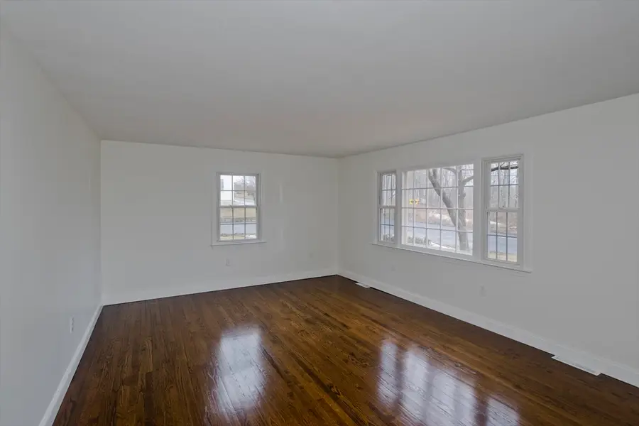 6 Haynes Hill Rd, Wales, MA 01081 - #3