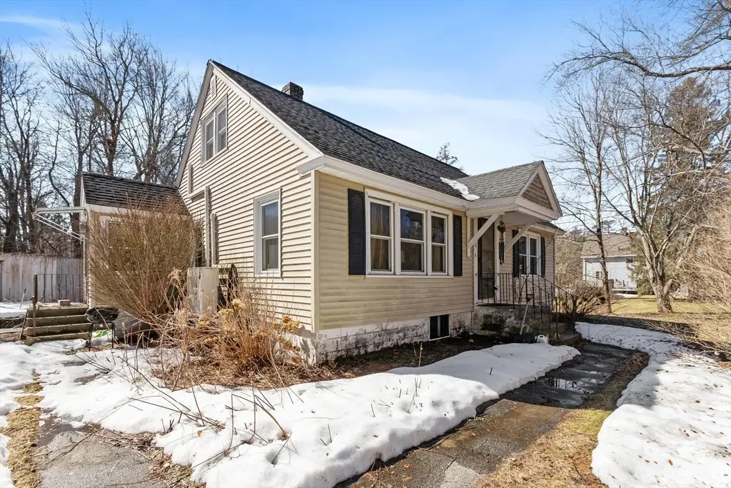38 Garnet St, Worcester, MA 01607 - #1