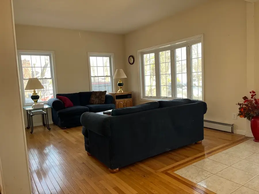 10 George St, Shrewsbury, MA 01545 - #3