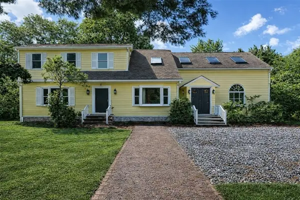 56 Pleasant View Ave, Smithfield, RI 02828