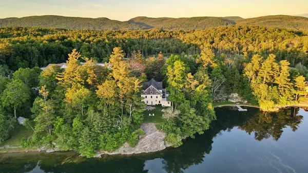 615 Laurel Stree, Lee, MA 01238