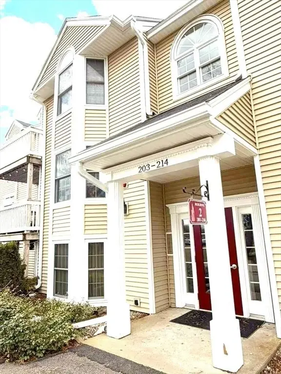212 Carriage Ln #212, Taunton, MA 02780 - #2