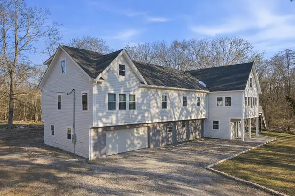 270 Brayton Rd, Tiverton, RI 02878