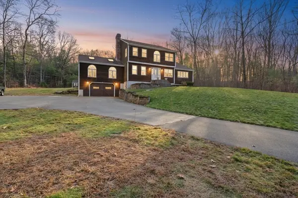 17 Descheneaux Lane, Tyngsborough, MA 01879