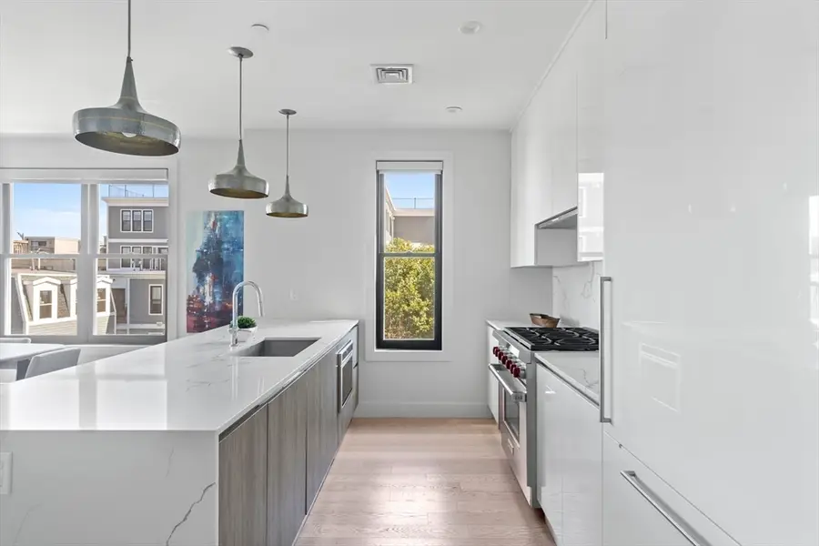 586 E 3rd #3, Boston, MA 02127 - #3