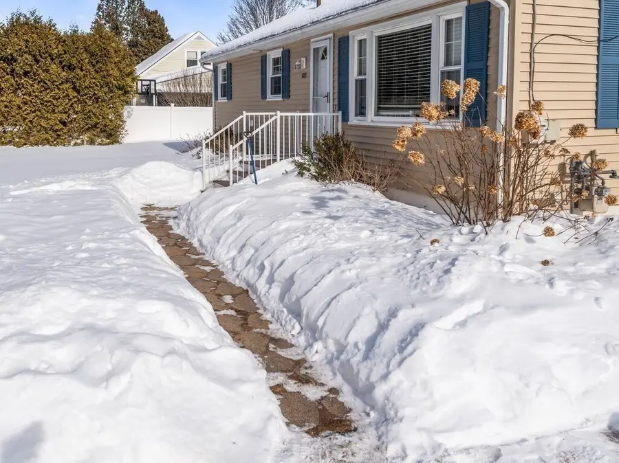 822 Shea St, Fitchburg, MA 01420 - #3