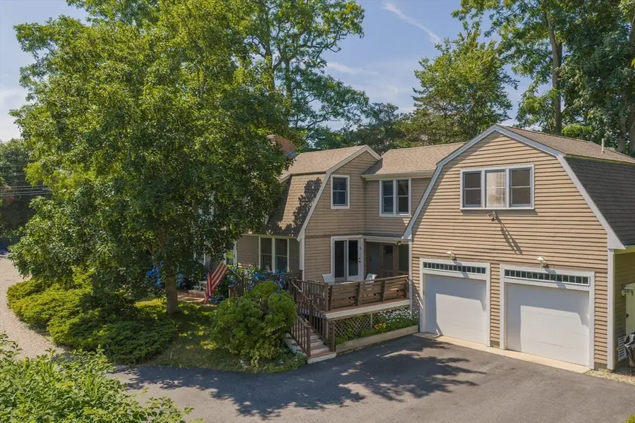 537 W Falmouth Hwy, Falmouth, MA 02540 - #2