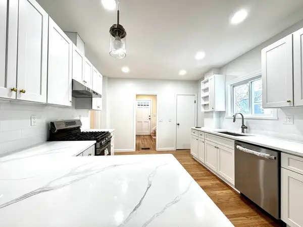 98 Safford St, Quincy, MA 02171