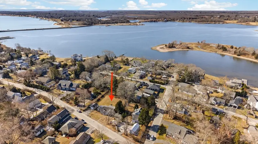 18 Wilson St, Dartmouth, MA 02748 - #3