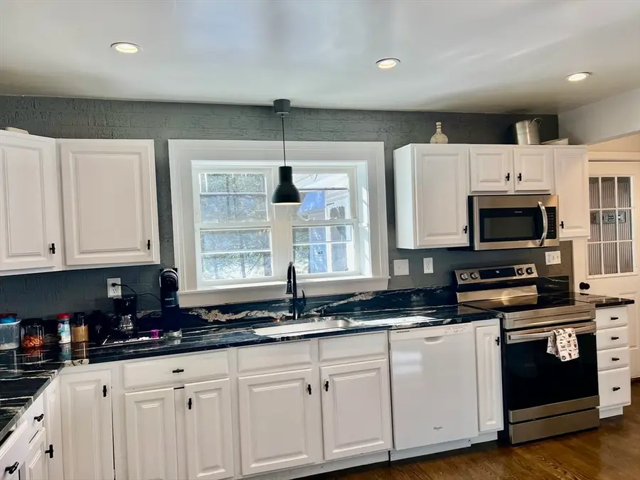 83 Village St, Millis, MA 02054 - #2