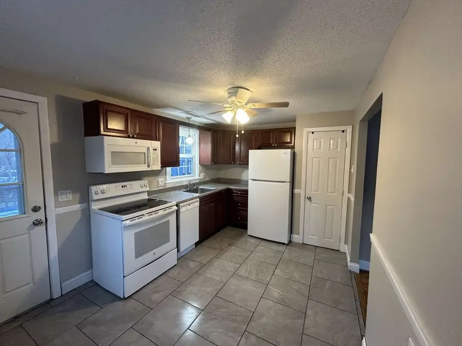 48-50 Elm Circle, West Springfield, MA 01089 - #3