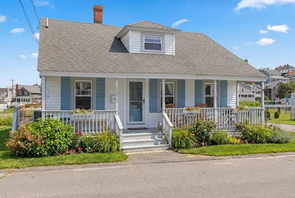 137 Hampton Cir, Hull, MA 02045