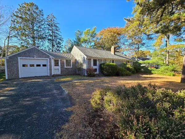 15 Woodside Park Road, Dennis, MA 02670