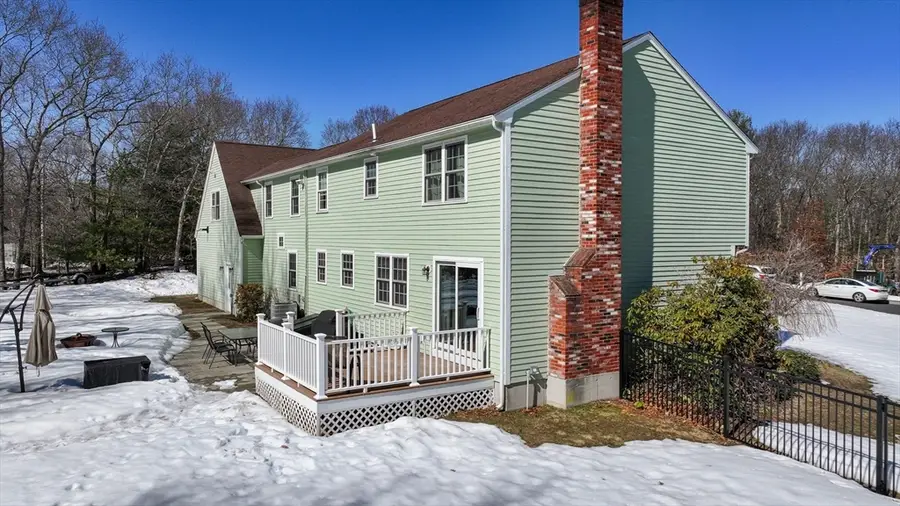 3 Angela Dr, Foxboro, MA 02035 - #2