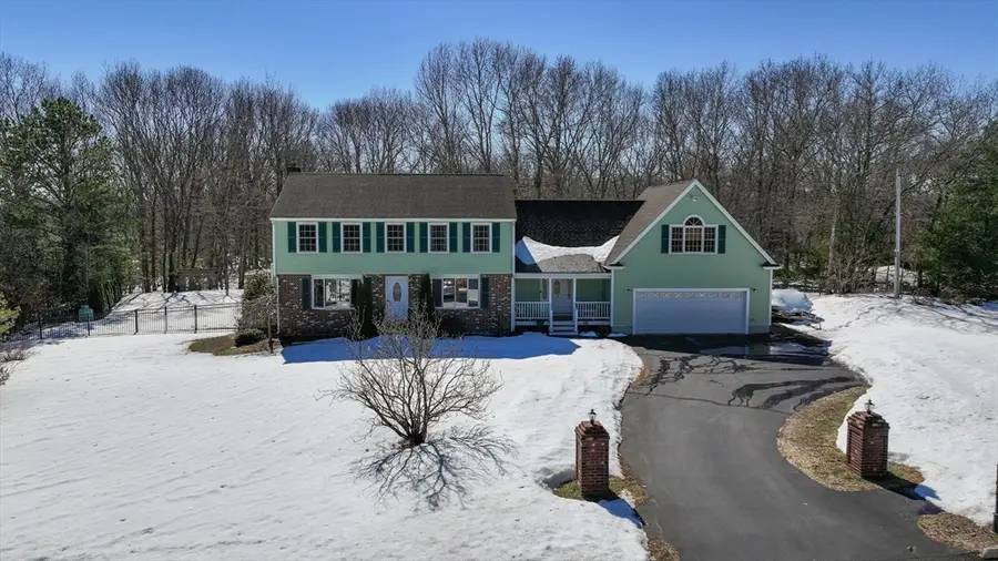 3 Angela Dr, Foxboro, MA 02035 - #3