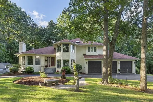 16 Fox Run Lane, Salem, NH 03079