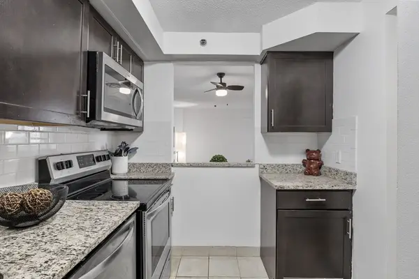 1025 Hancock St #11M, Quincy, MA 02169