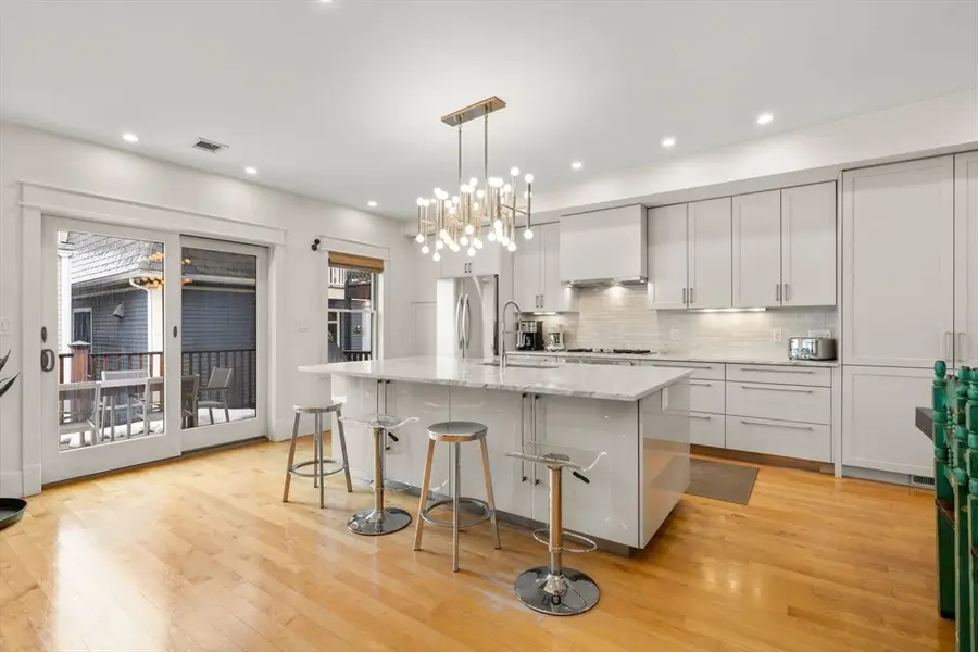 138 W 3rd St, Boston, MA 02127 - #3