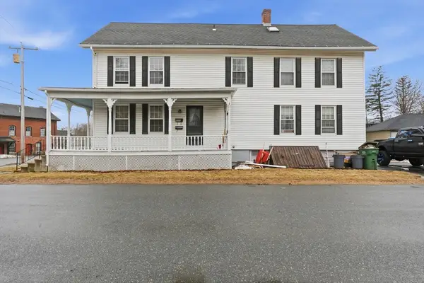 81 School St, North Brookfield, MA 01535