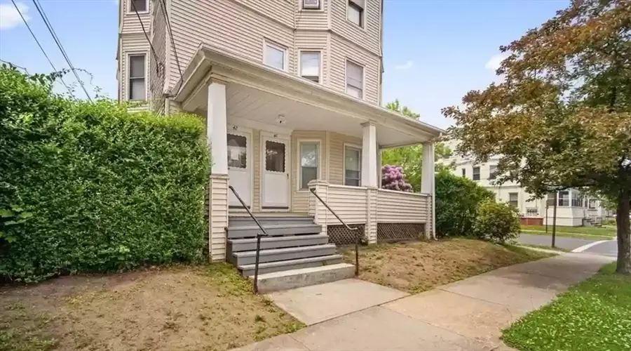 40 Orchard St, Chicopee, MA 01013 - #2