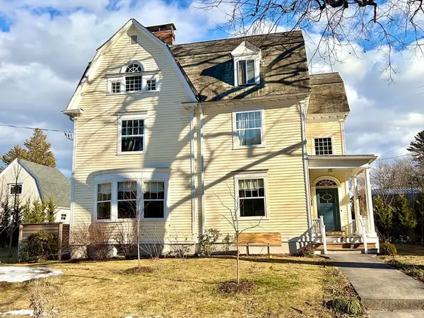 63 Dryads Green, Northampton, MA 01060