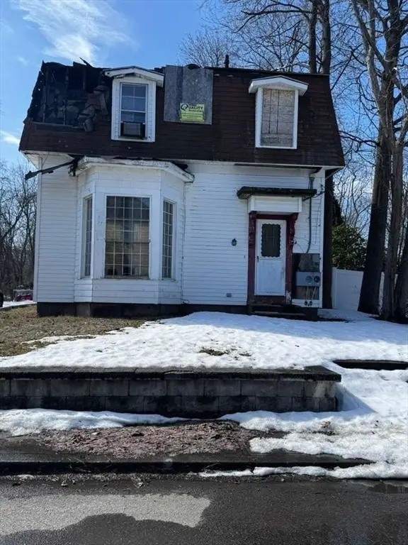 21 Park St, Athol, MA 01331