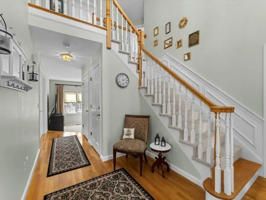 12 Fitzgerald Ln, Southborough, MA 01772 - #3