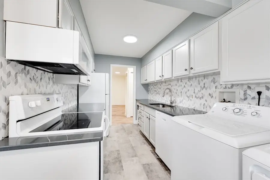 76 Kelley Rd #76, Chicopee, MA 01022 - #3