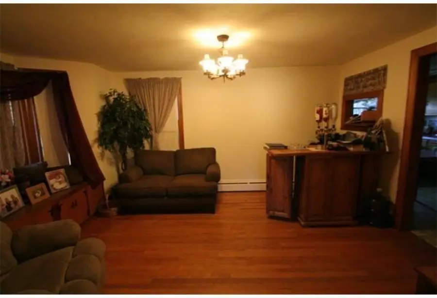 211 Russell St, Hadley, MA 01035 - #3