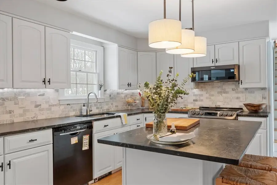 99 Flagler Dr, Holden, MA 01520 - #2