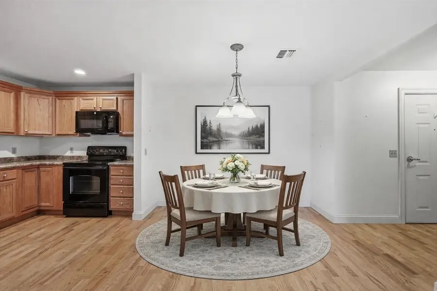 7 Crescent Way #302, Sturbridge, MA 01518 - #2